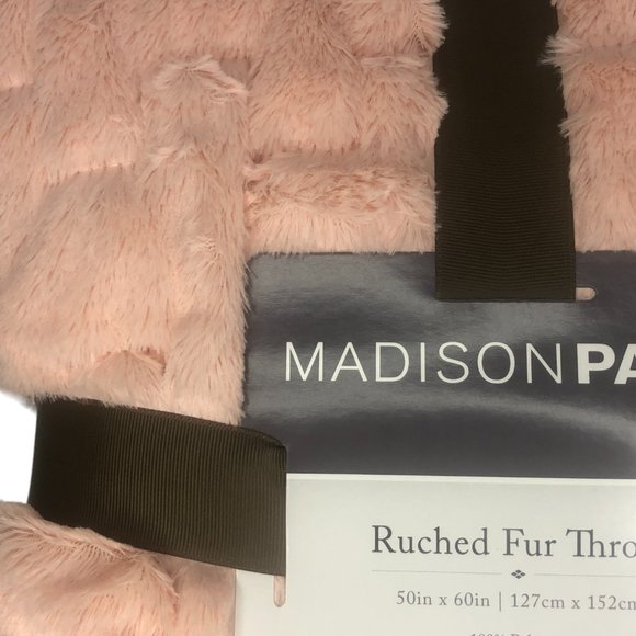 Madison Park BLUSH Ultra Soft Ruched Faux Fur Throw Blanket PINK 50X60" New - Picture 6 of 8